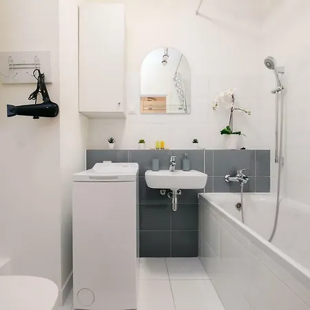 Jaktorowska Exquisite Studio *